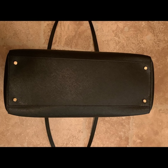 Large Tory Burch Emerson Top Zip Tote - Picture 4 of 12